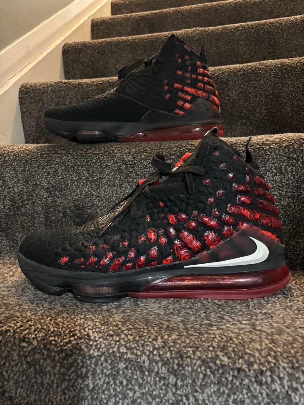 Nike LeBron 17 Infrared like new
